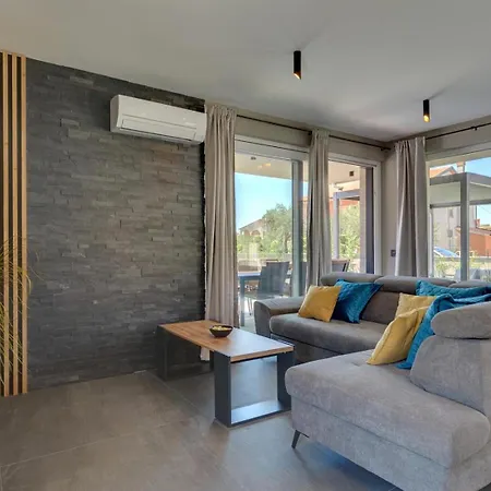 Villa Bavigo And Pieron Marčana