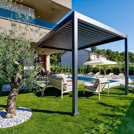 Villa Bavigo And Pieron Marčana