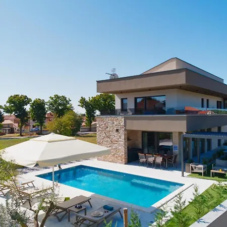 Bavigo And Pieron Villa *