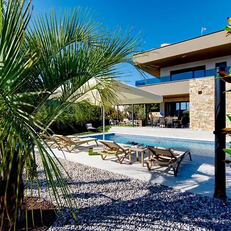 Bavigo And Pieron Villa *